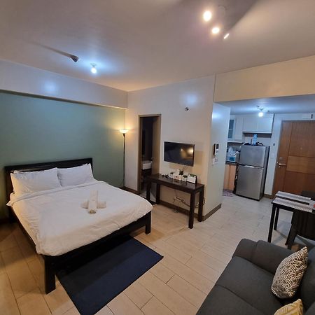 Palm Tree Condos Near Mnl Airport Terminal 3 By Elr Манила Екстериор снимка