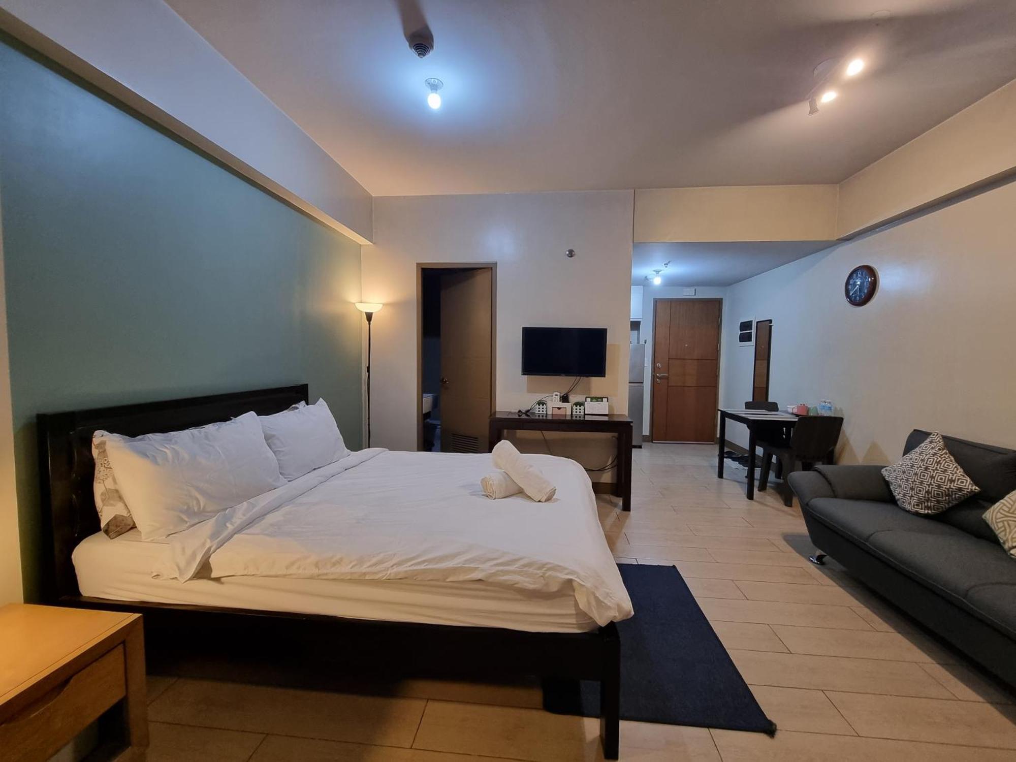 Palm Tree Condos Near Mnl Airport Terminal 3 By Elr Манила Екстериор снимка