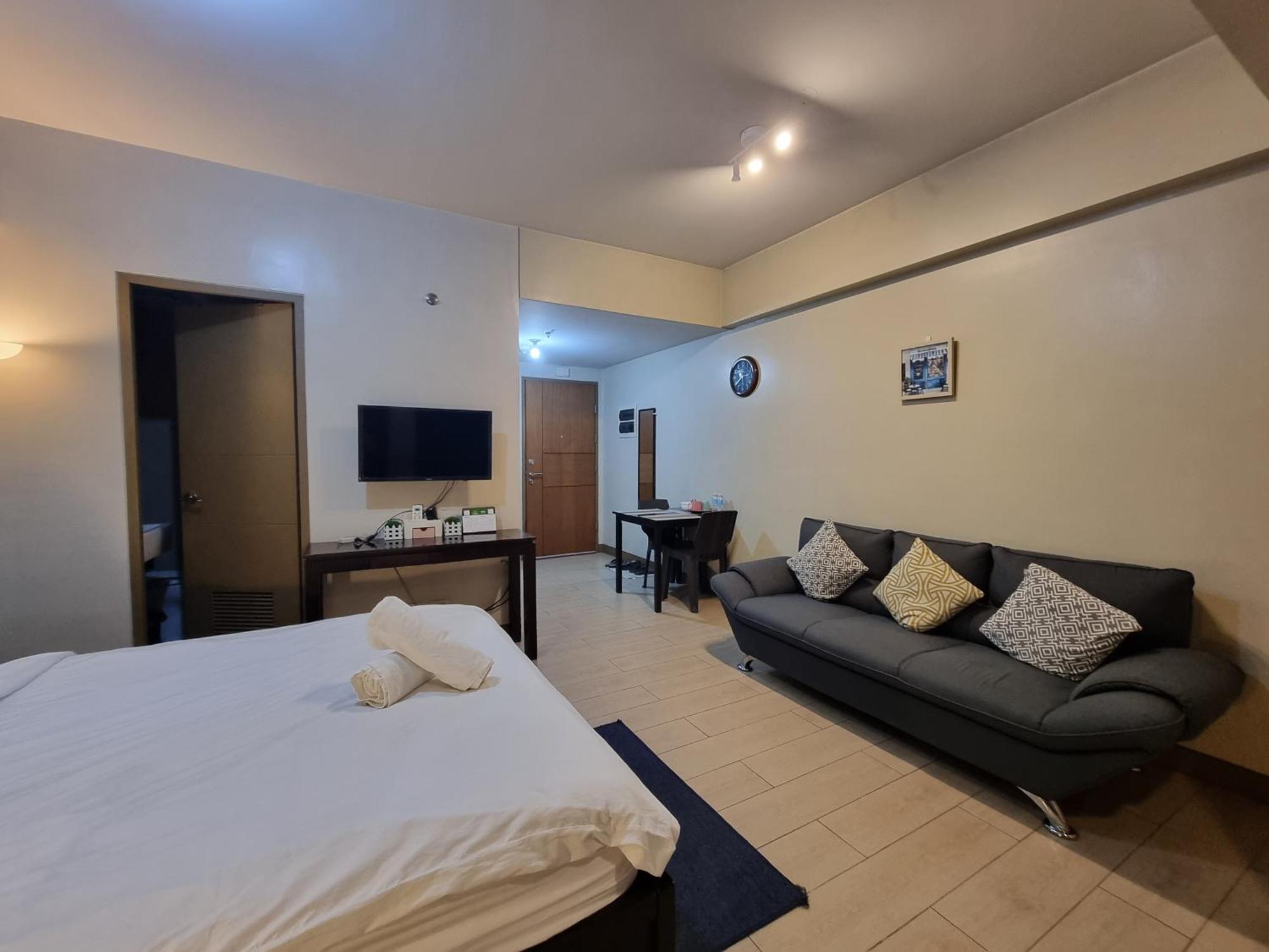 Palm Tree Condos Near Mnl Airport Terminal 3 By Elr Манила Екстериор снимка