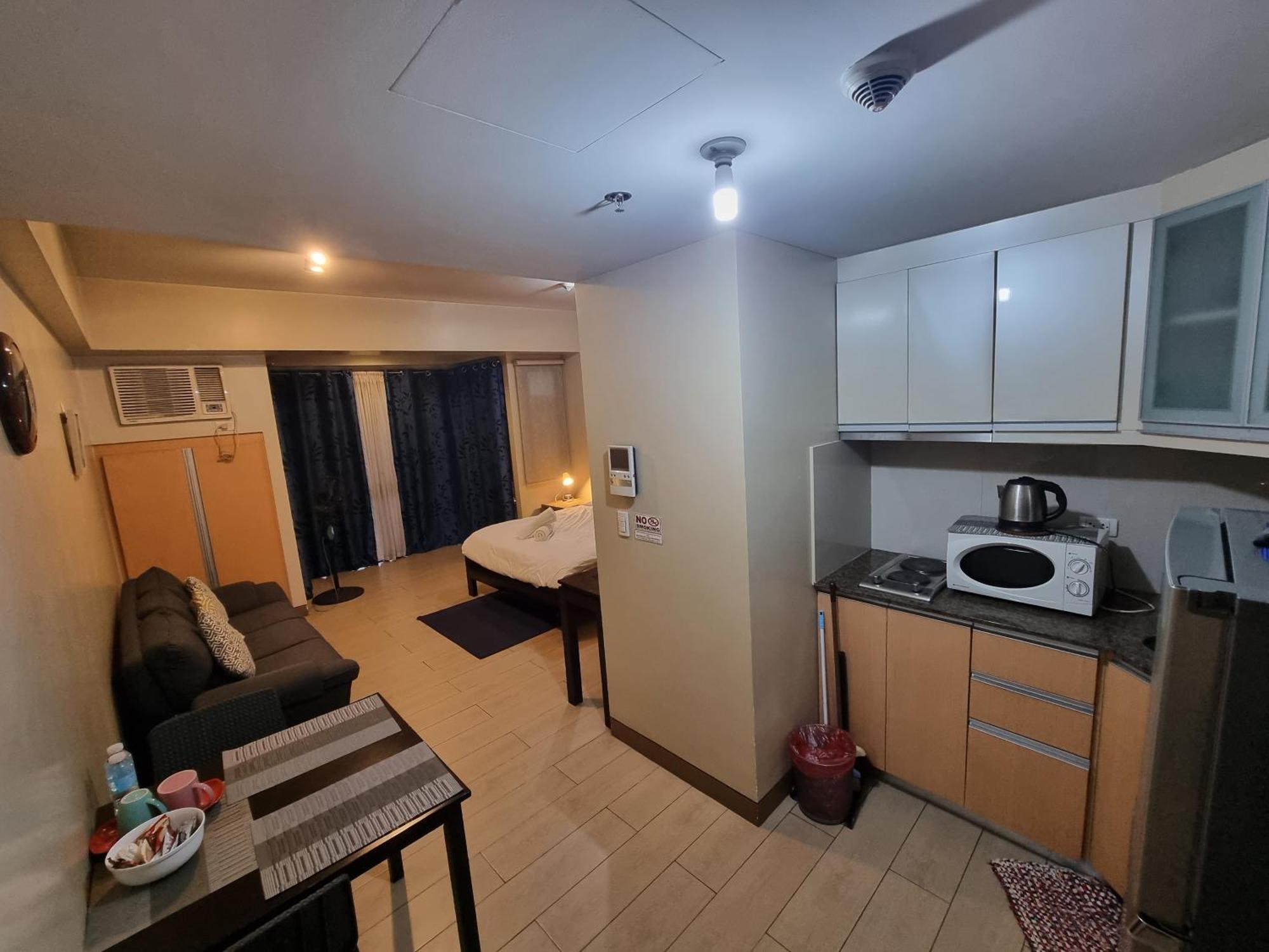 Palm Tree Condos Near Mnl Airport Terminal 3 By Elr Манила Екстериор снимка