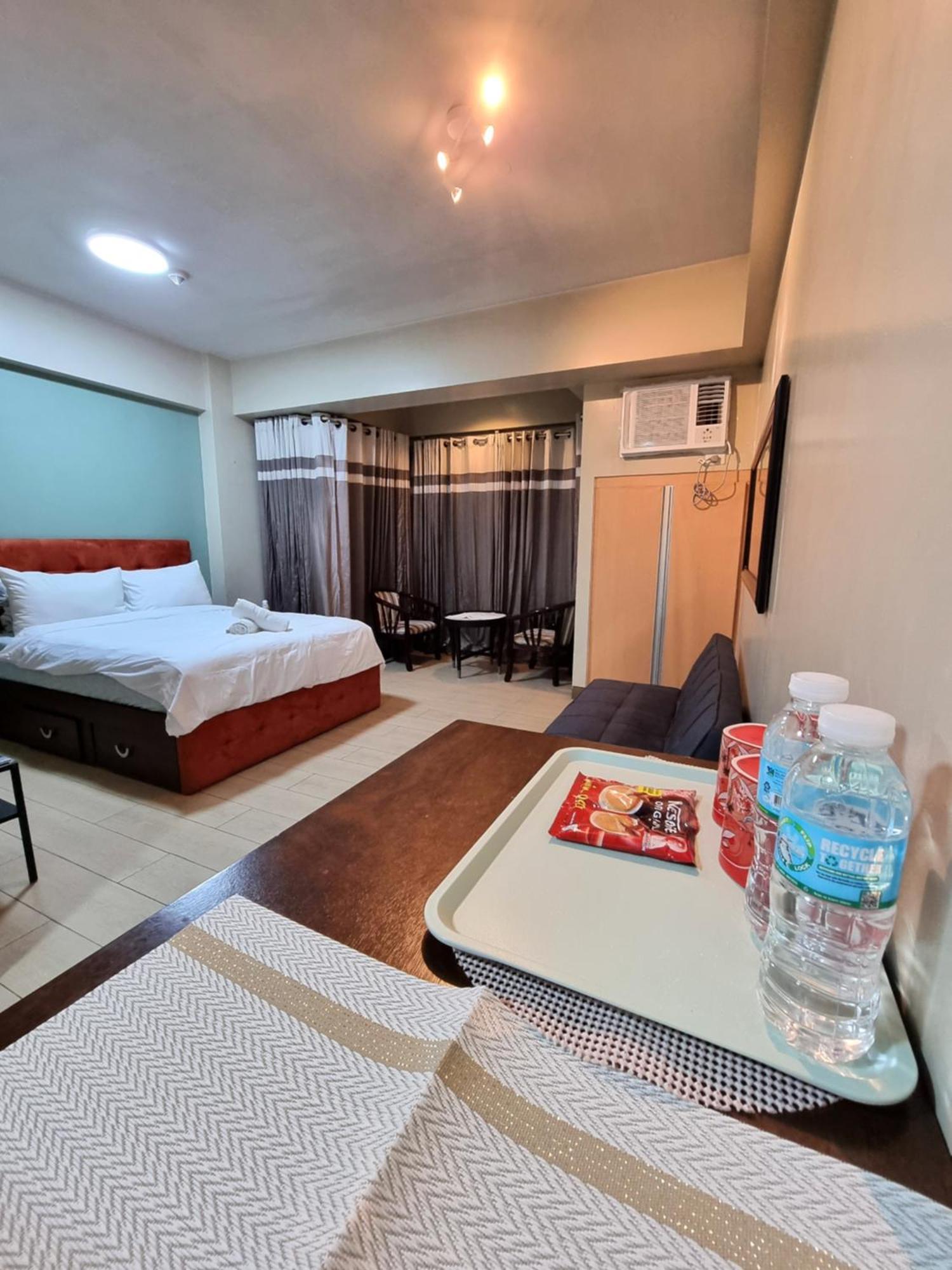 Palm Tree Condos Near Mnl Airport Terminal 3 By Elr Манила Екстериор снимка