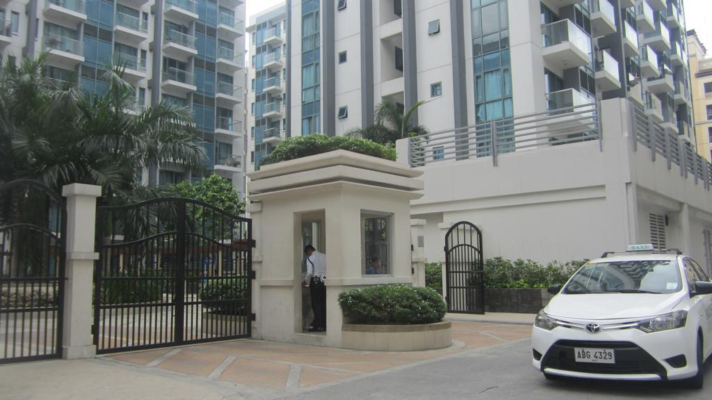 Palm Tree Condos Near Mnl Airport Terminal 3 By Elr Манила Екстериор снимка