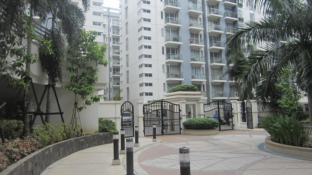 Palm Tree Condos Near Mnl Airport Terminal 3 By Elr Манила Екстериор снимка